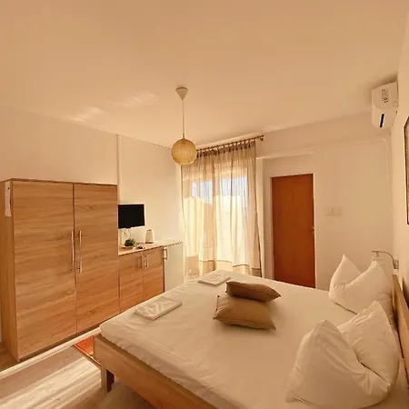 The Manzoni Family 1 4* Punat