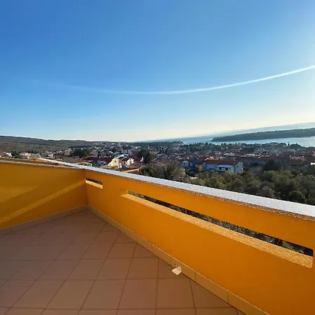 The Manzoni Family 1 4*