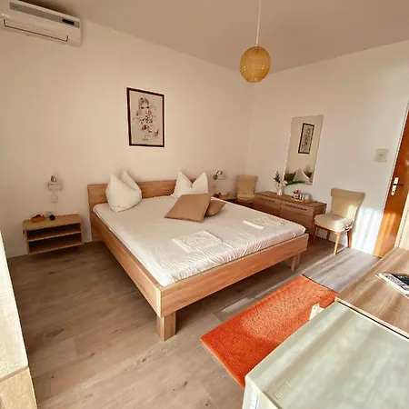 The Manzoni Family 1 Punat