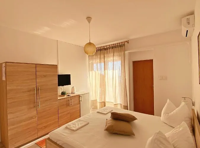 The Manzoni Family 1 4* Punat