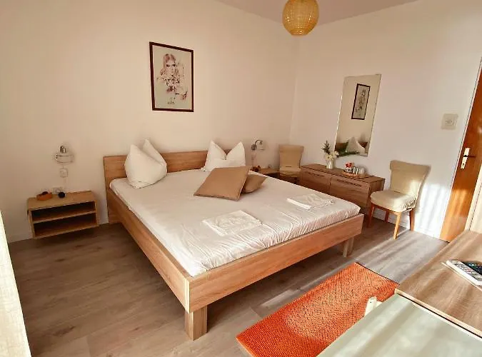 The Manzoni Family 1 Punat